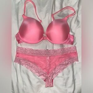 Victoria’s Secret 36B Push-Up bra and M bottoms set, Light pink with Lace